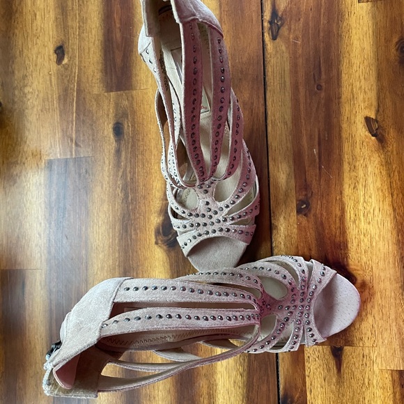 WOMENS SHOES~TWO LIPS~BEIGE Suede WITH STITCHING - Picture 4 of 6